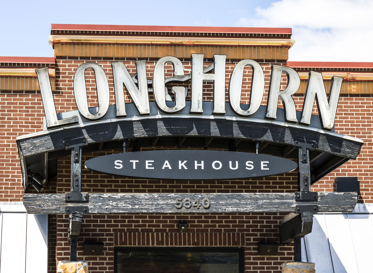 The 14 Best & Worst Menu Items at LongHorn Steakhouse, Say Dietitians