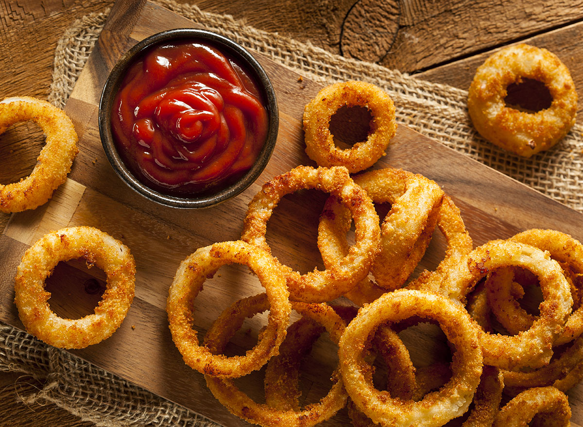 7 Restaurant Chains That Serve the Best Onion Rings