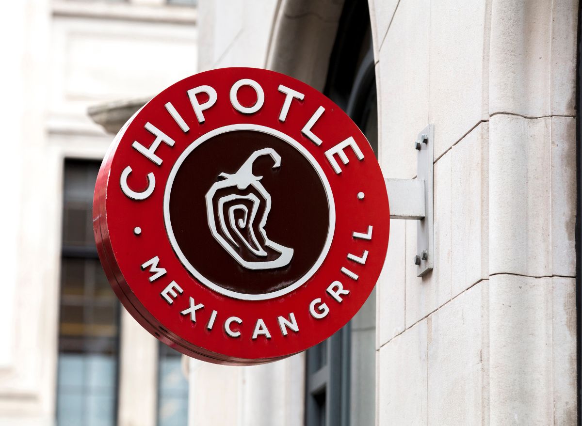 Chipotle Is Pulling the Plug On Its Pizza Chain & Shuttering All Locations