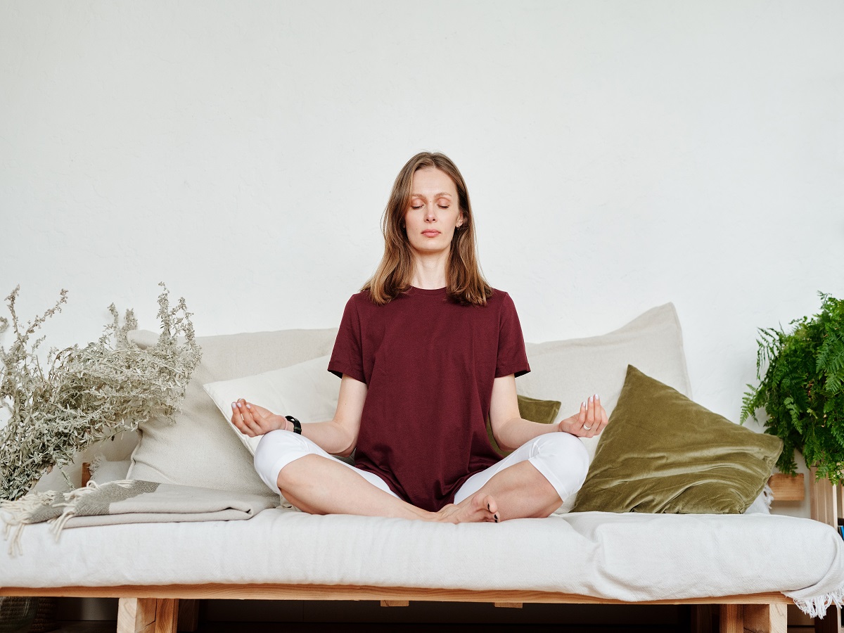 Feeling Out Of Body? 5 Tricks That Can Help You Break This State Of Mind