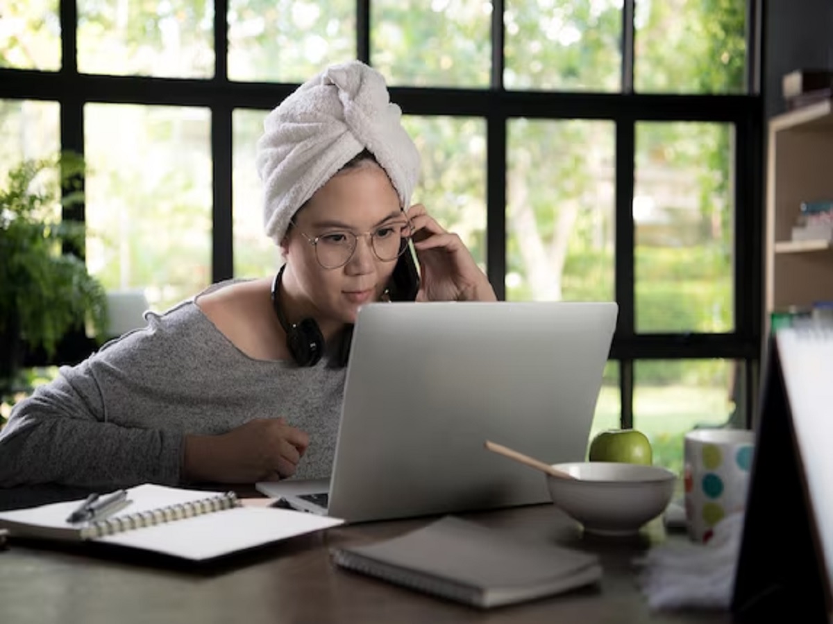 Working From Home? Tips You Must Follow To Avoid Skin Problems