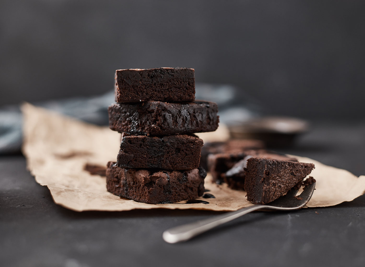 10 Restaurant Chains That Serve the Best Brownies