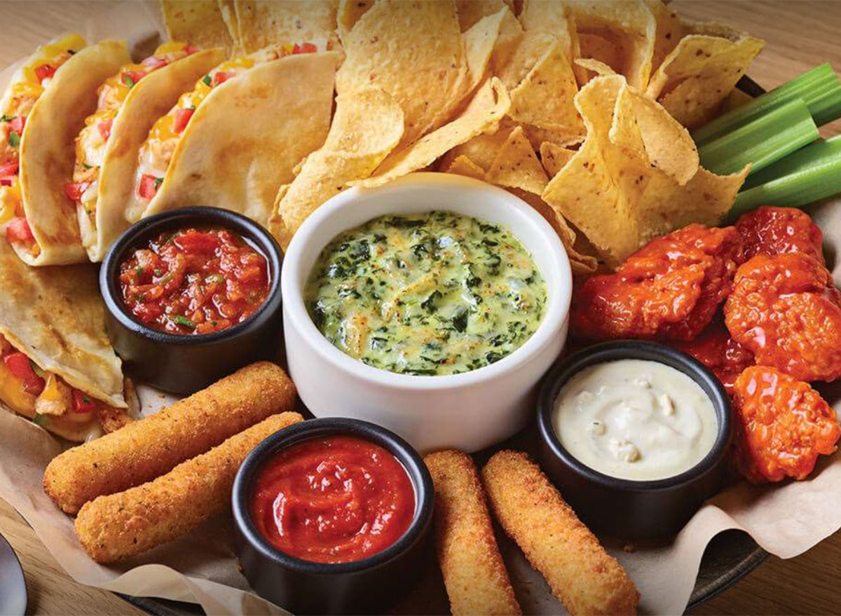 10 Restaurant Chains With the Best Combo Platters