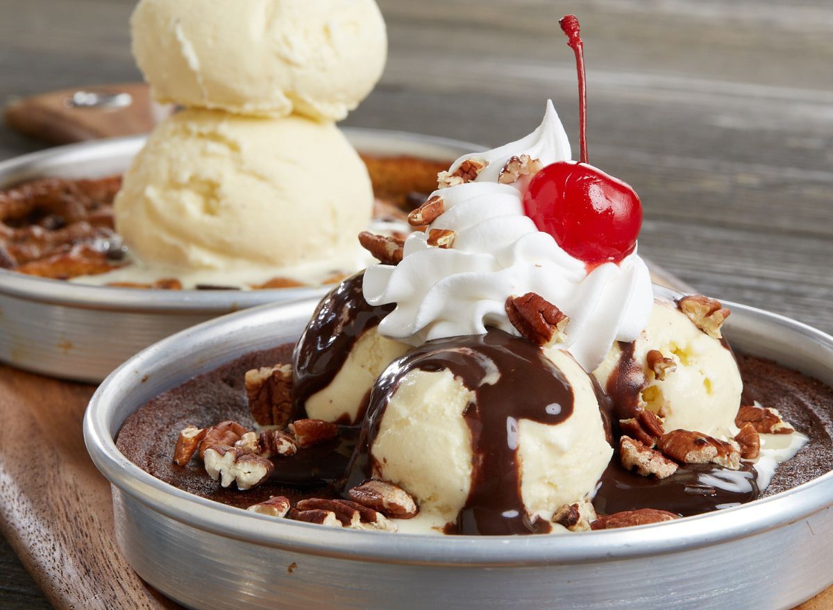 10 Restaurant Chains With the Most Over-the-Top Desserts