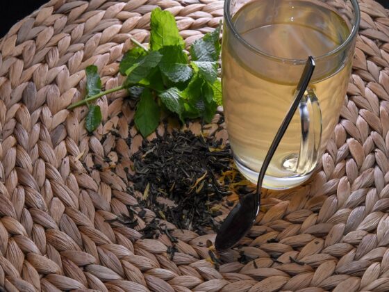6 Amazing Health Benefits of Drinking Mint Tea Every Morning