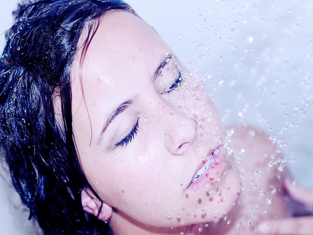 6 Reasons To Embrace Cold Showers For Better Health