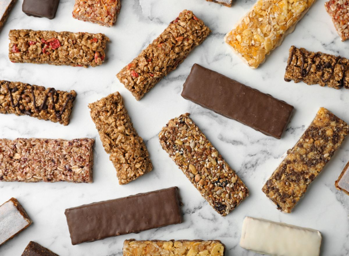 10 Best & Worst Protein Bars at Costco, According to Dietitians