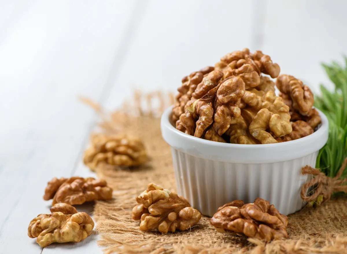 6 Best Nuts to Eat for Weight Loss