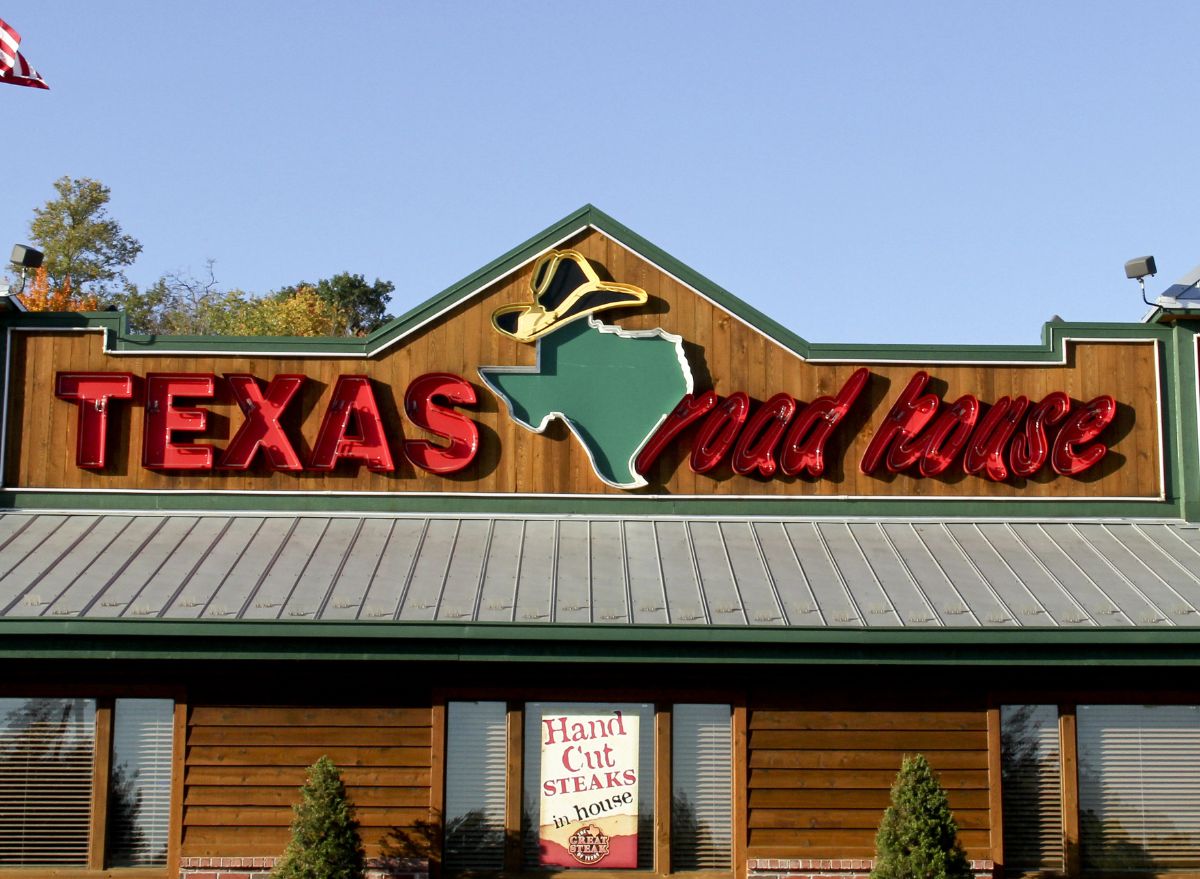 Texas Roadhouse Is America's Most Beloved Sit-Down Restaurant Chain, New Report Says