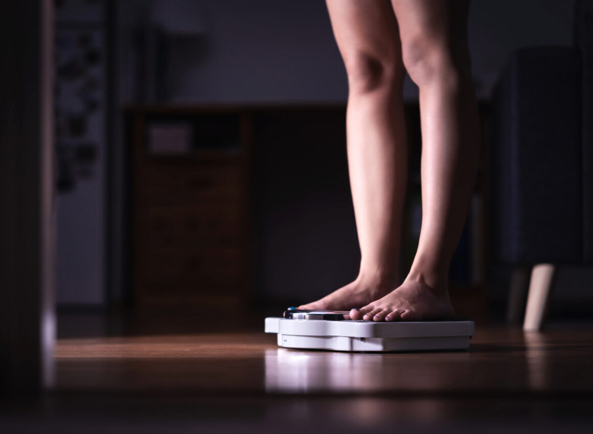 10 Common Nighttime Habits That Can Make You Gain Weight