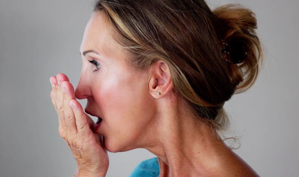 'I'm a doctor - here are four body odours you should never ignore'