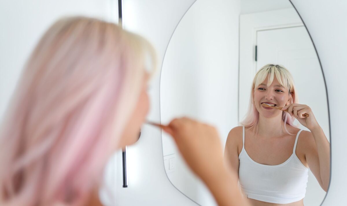 Dentist debunks tooth brushing myth - you shouldn't brush your teeth twice a day