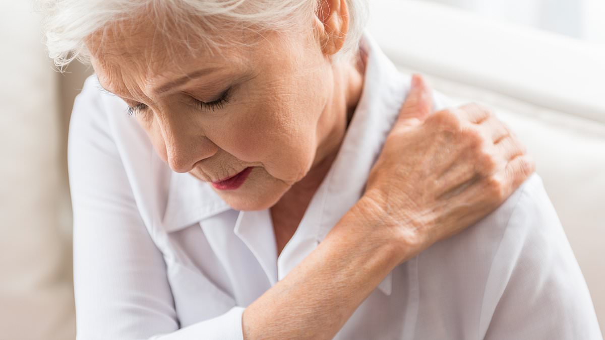 Diabetes linked to painful frozen shoulder, new research shows