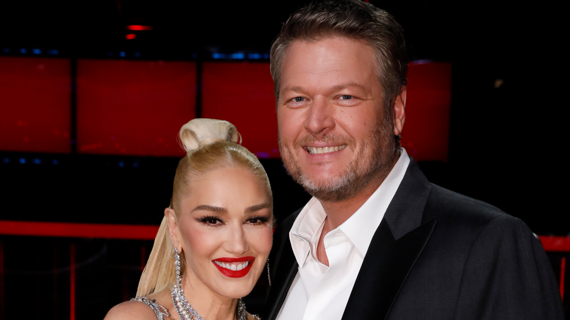 Gwen Stefani reveals private handwritten note and gift from husband Blake Shelton after she responds to divorce rumors