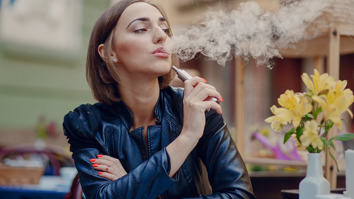 Health guru demonstrates bizarre 'natural aid' to help you quit vaping...and you'll need a bowl of strawberries