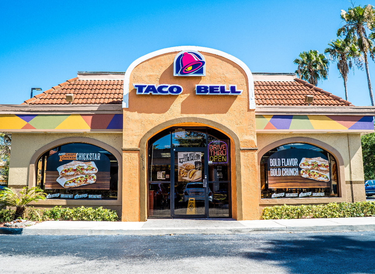 taco bell exterior