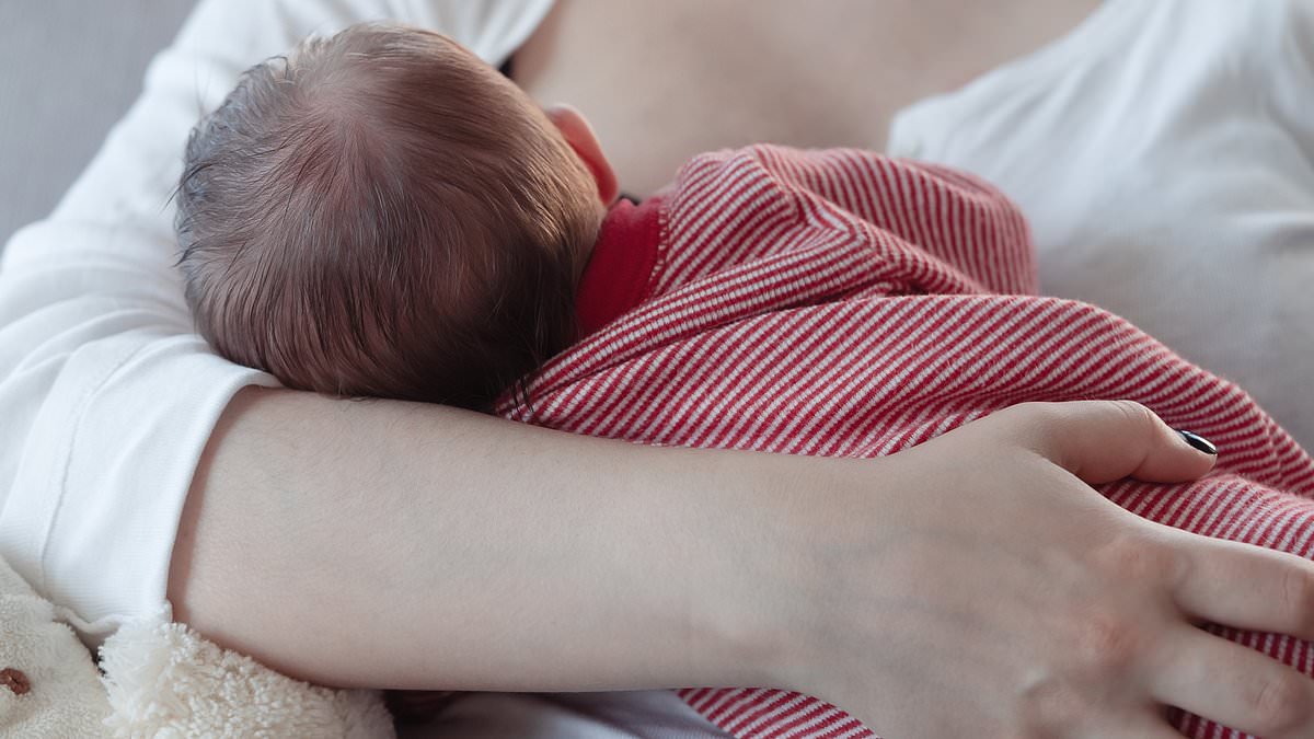 Breastfed babies are less likely to be given treats before their 1st birthday, claims study