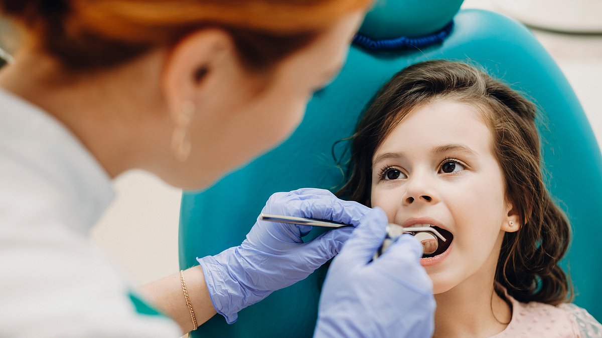 Dentists will be handed £20,000 'golden hellos' to work in 'dental deserts' and sent into schools to treat children's teeth in NHS plan to solve appointments crisis