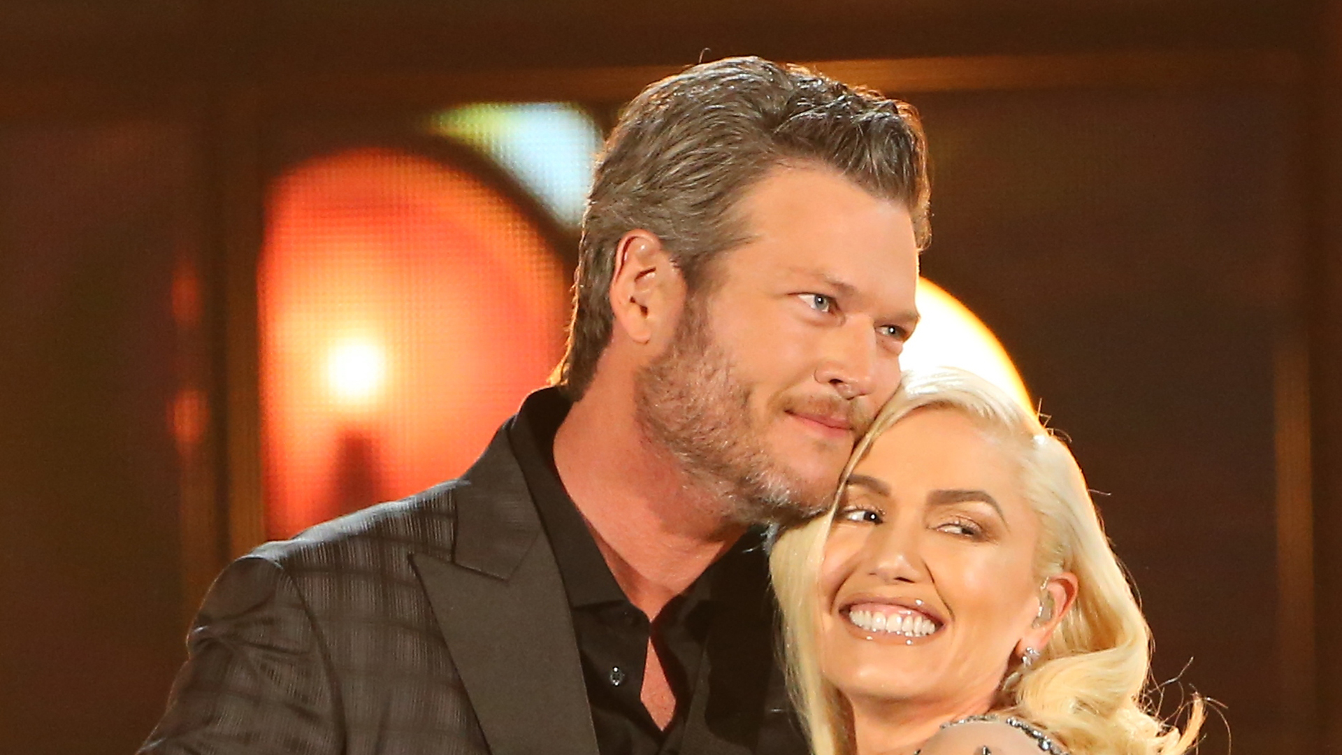 Gwen Stefani drops subtle sign of marital status to husband Blake Shelton on her nails in new home video