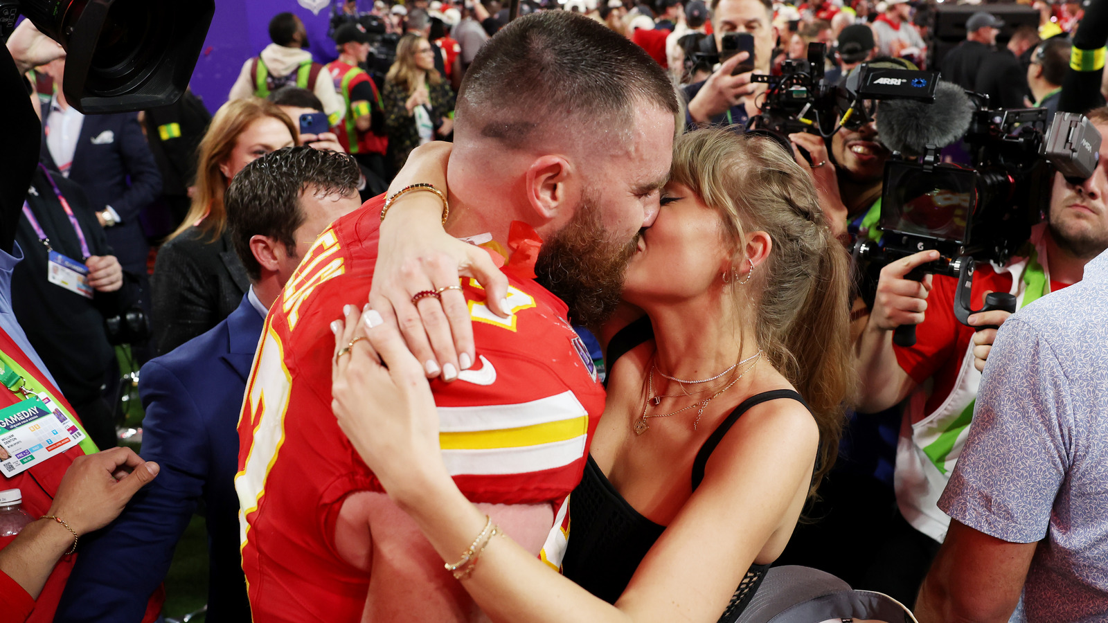 How Tall Are Taylor Swift And Travis Kelce? The Footballer Towers Over The Popstar