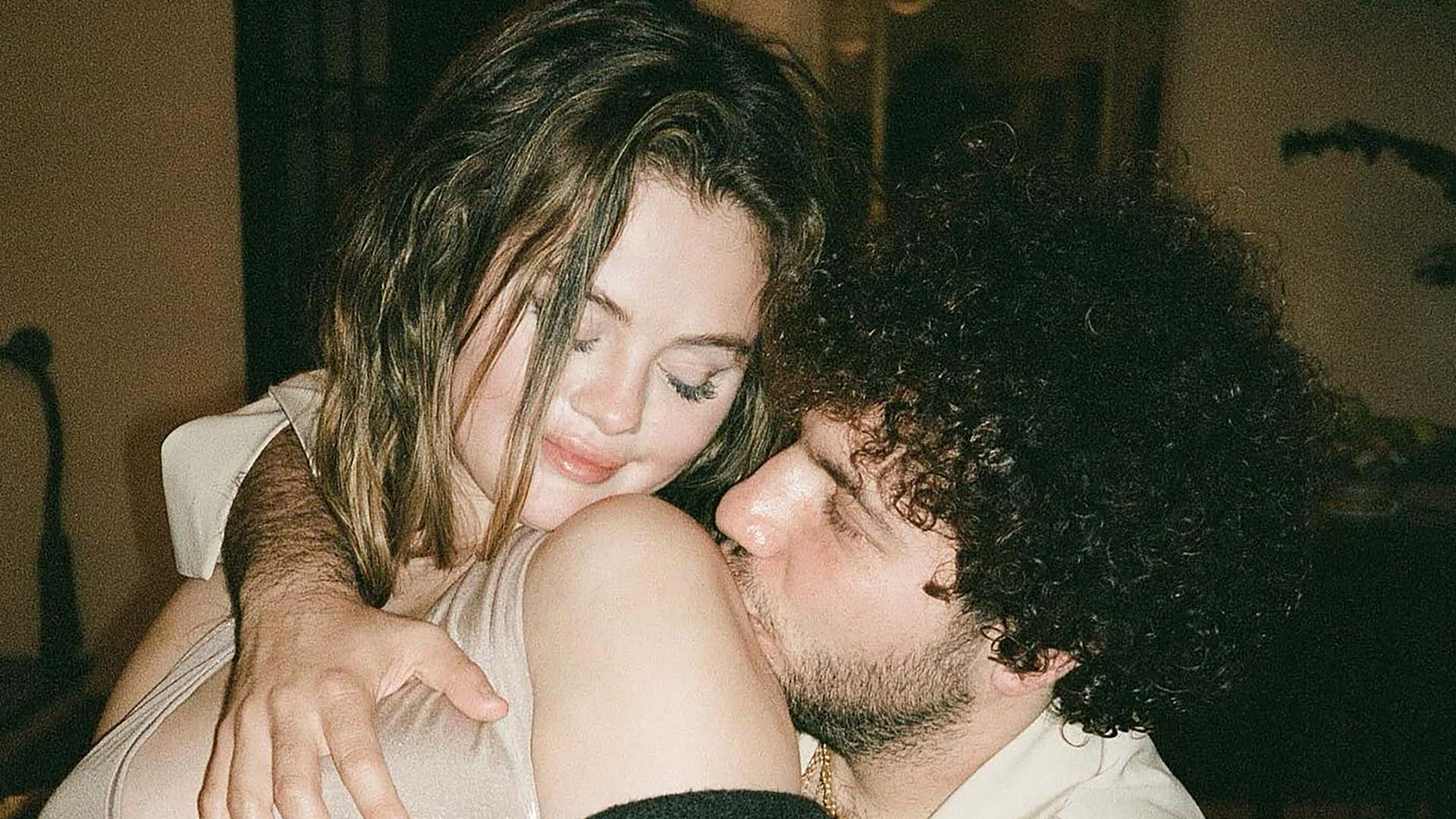 Selena Gomez goes braless & flaunts major sideboob in low-cut top as boyfriend Benny Blanco grabs her chest in racy pic