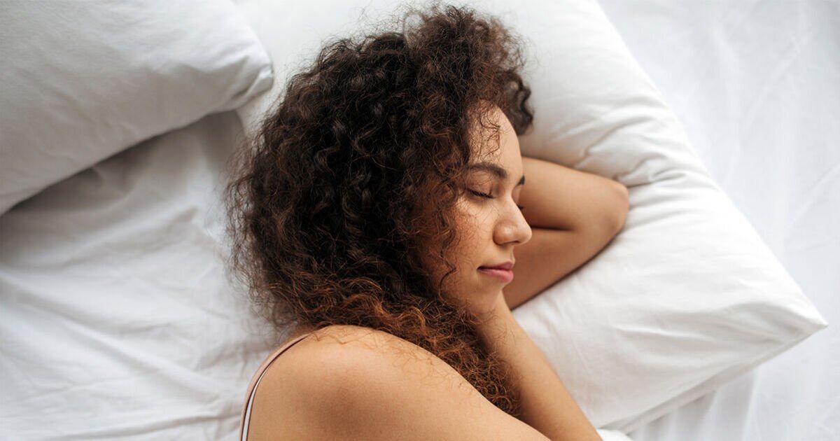 'I'm a doctor - here are my four tips to avoid sleep disruption when the clocks change'