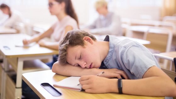 Generation Insomniacs: 80 PERCENT of US teens aren't getting enough sleep, says shock new report - and it's because they're so depressed