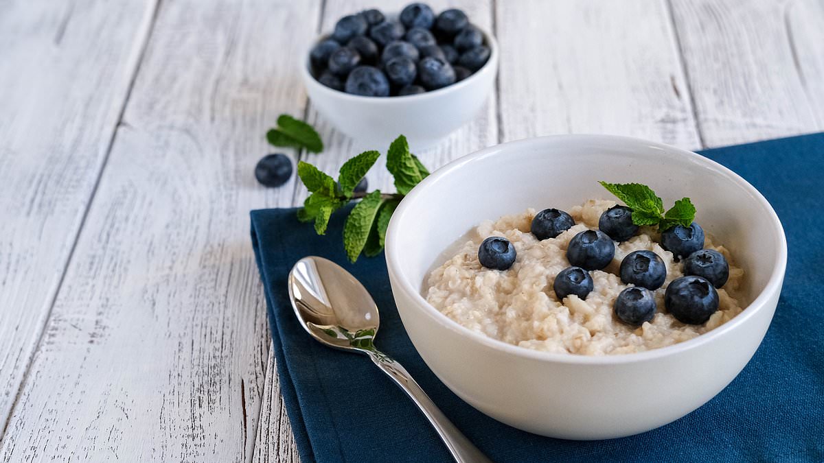 I'm a cancer doctor and these 3 high-fiber breakfasts can help prevent colon cancer - which is killing more young people than ever