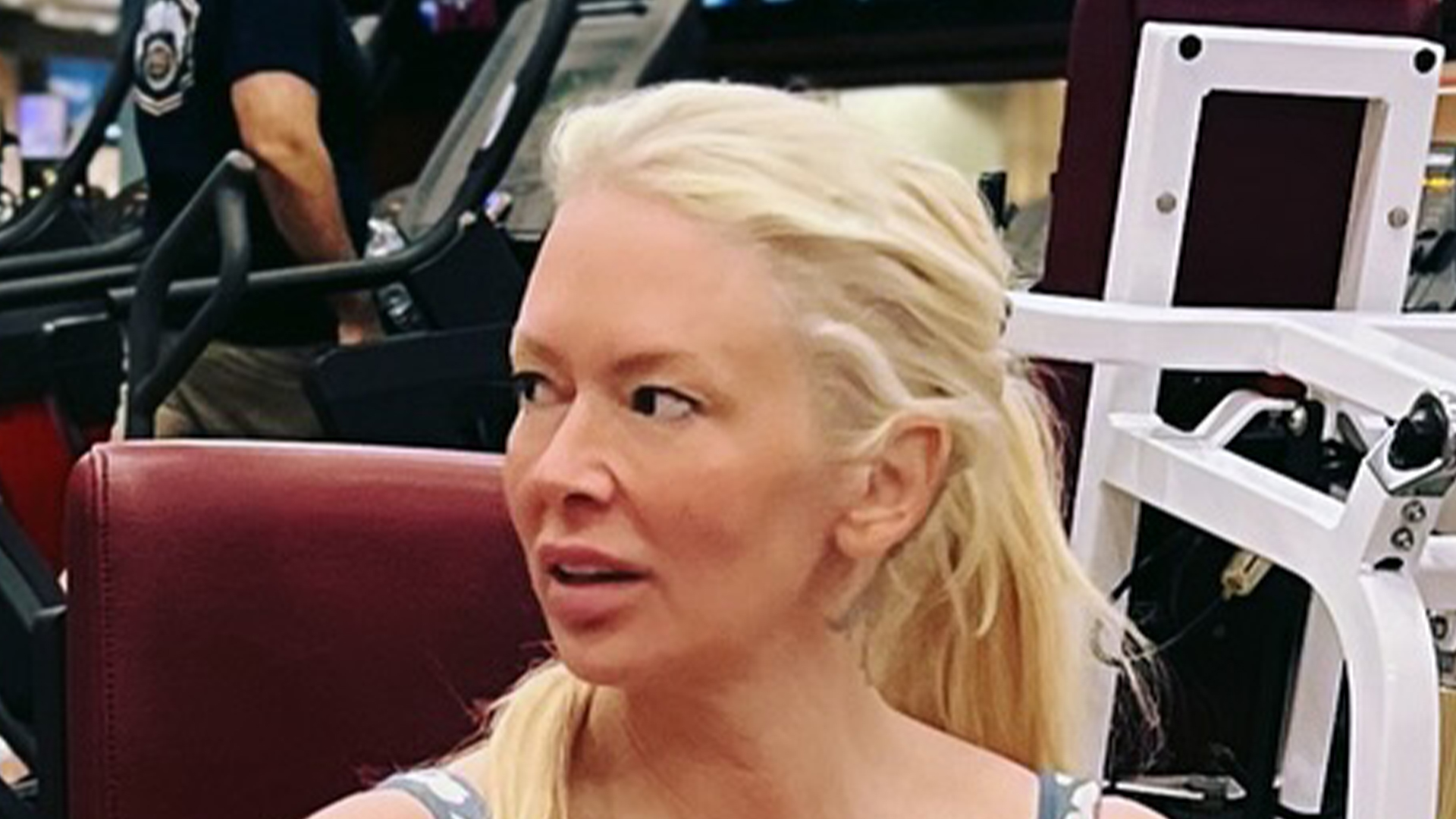 Jenna Jameson flaunts new full-body photos in crop top and jeans after star’s major weight-loss transformation