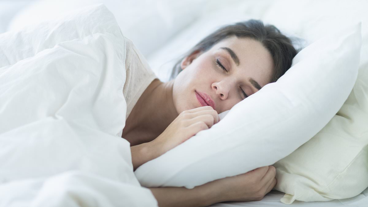 The perfect formula for catching up on sleep revealed: Scientists say having a lie-in at weekends damages your health - unless you follow these golden rules for repaying a sleep 'debt'