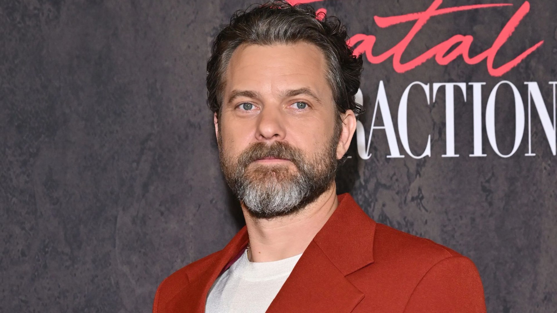 Who has Joshua Jackson dated?