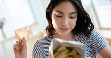 'I'm a doctor - here are the five worst snacks to eat between meals'