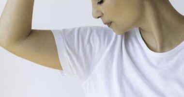 Doctor shares tip to prevent armpits from smelling using one item - it’s not deodorant