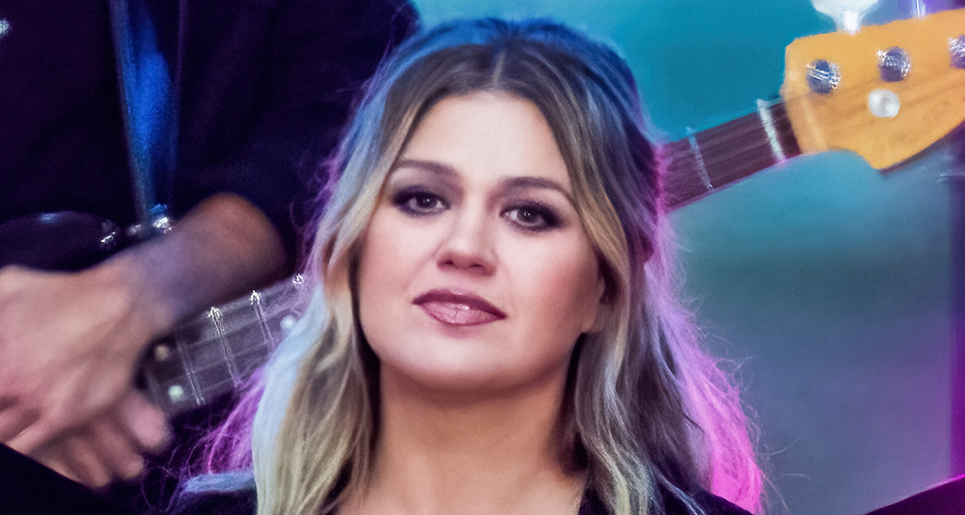 Kelly Clarkson’s ‘foot habit’ reportedly causing tension behind scenes of NBC show in ‘off-putting’ hygiene routine