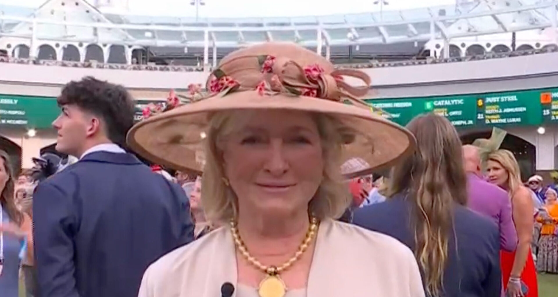 Martha Stewart misfires at Kentucky Derby as she announces she’s in Connecticut during botched Riders Up call