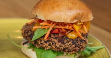 More restaurant choice could tempt a third of meat eaters to go vegan