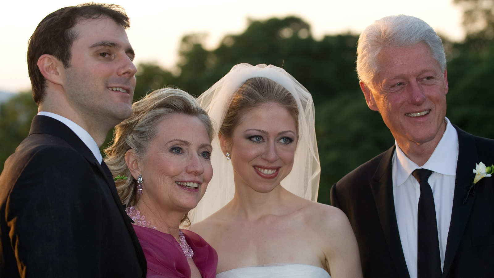 The Disgraced A-Lister Who Showed Up To Chelsea Clinton's Wedding