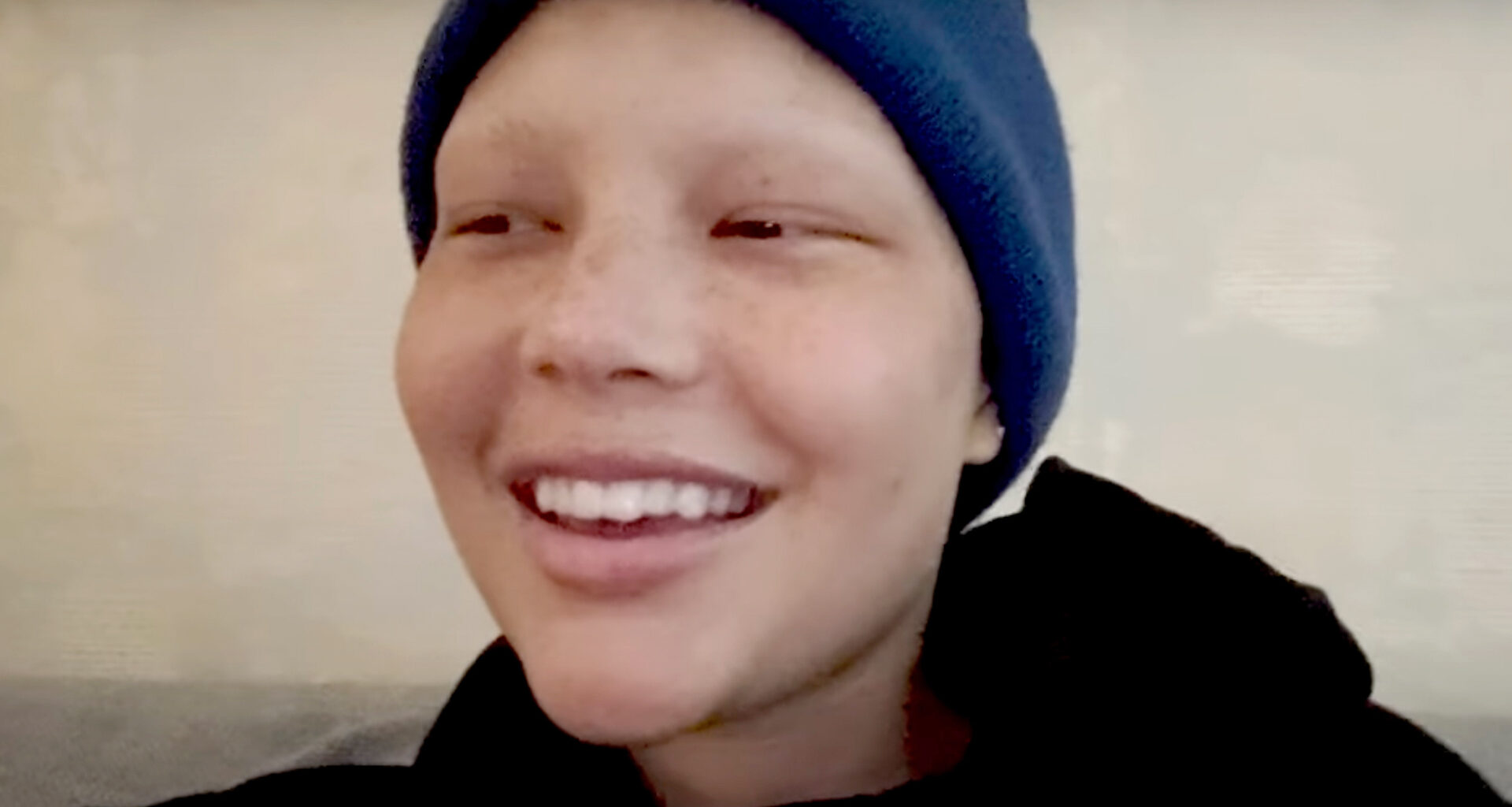 Isabella Strahan, 20, finishes up chemotherapy treatment & celebrates at hospital with dad Michael in emotional new vlog