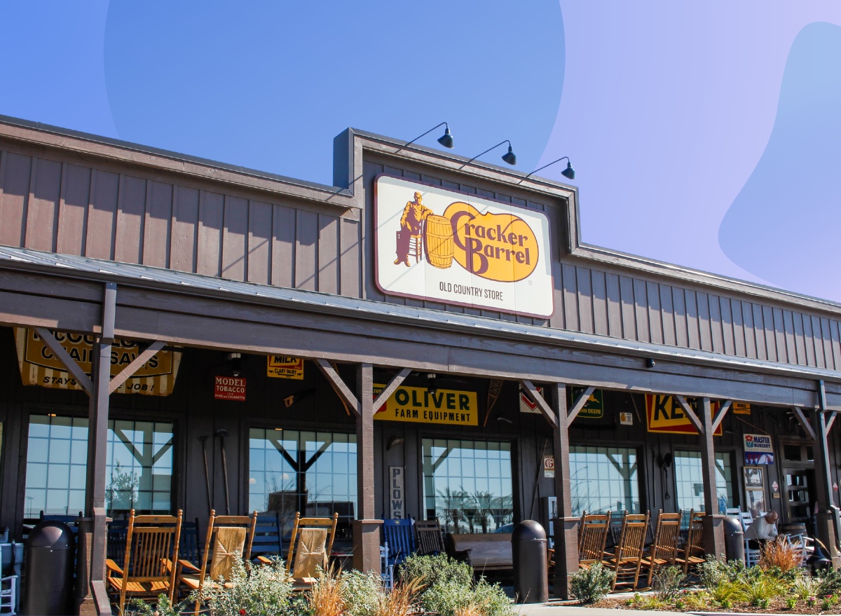 Cracker Barrel storefront