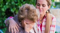 You're more likely to get Alzheimer's if your mom has it, major study suggests