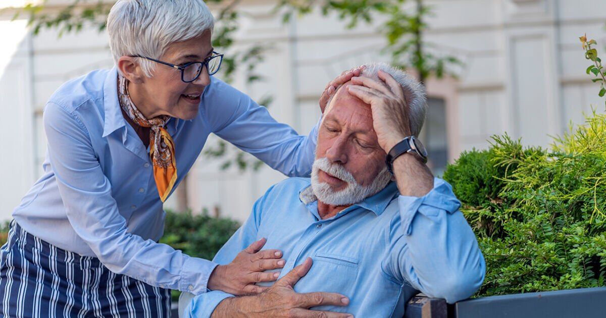 Call 999 if these hot weather symptoms last 30 minutes, NHS warns