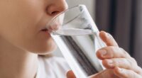 Drinking this much water a day can help you lose weight, dietitian says