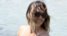 Jessica Alba, 43, reveals her real curves as she’s seen in pink bikini in unedited photos on family vacation in Greece