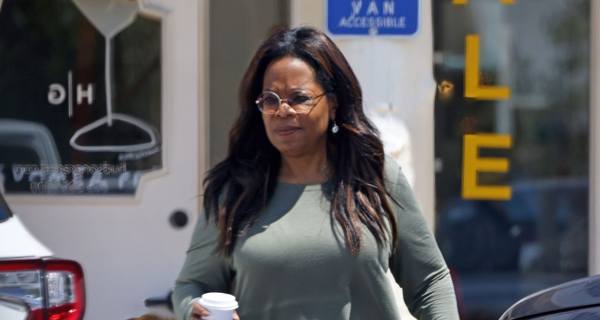 Oprah Winfrey, 70, debuts impressive 40-lb weight loss in leggings at gym after star admits to using ‘miracle drug’