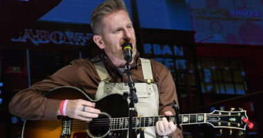 Rory Feek fans cry ‘she would have wanted this!’ as country singer remarries 8 years after the death of his wife Joey