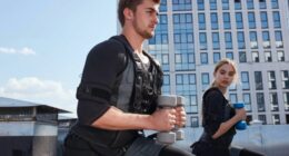fit couple training with weighted vests