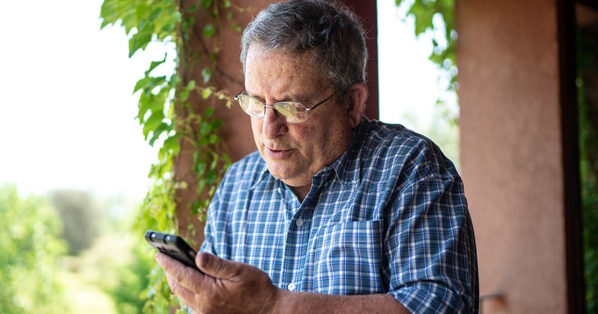 'I'm a doctor - check this one thing on your phone daily to slash cancer risk'