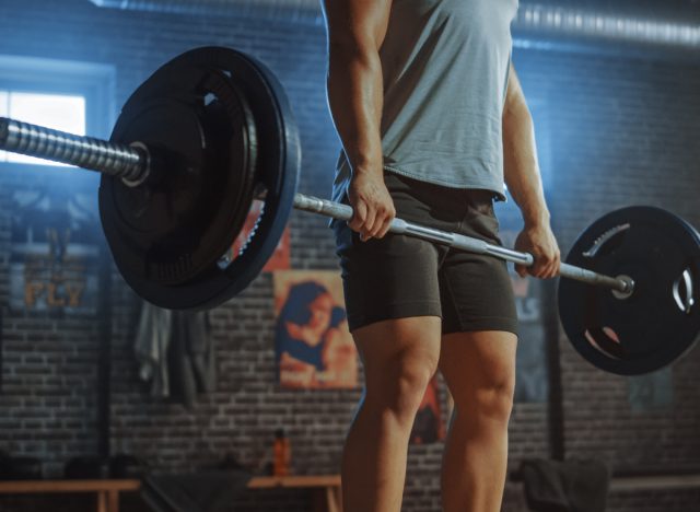 close-up barbell romanian deadlift exercises for bigger legs