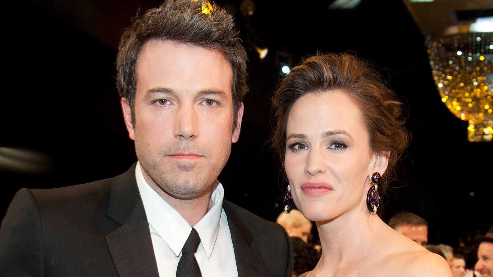 Ben Affleck & Jennifer Garner's Behavior Amid His J. Lo Divorce Has Everyone Suspecting The Same Thing