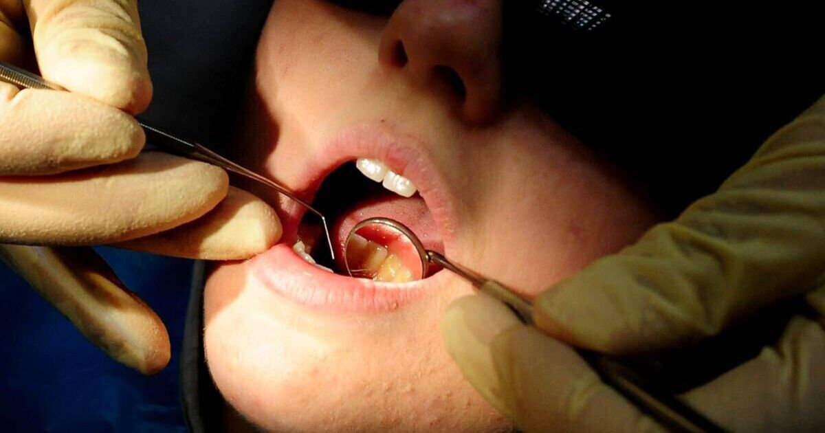 Dentist explains five warning signs of 'concerning' condition